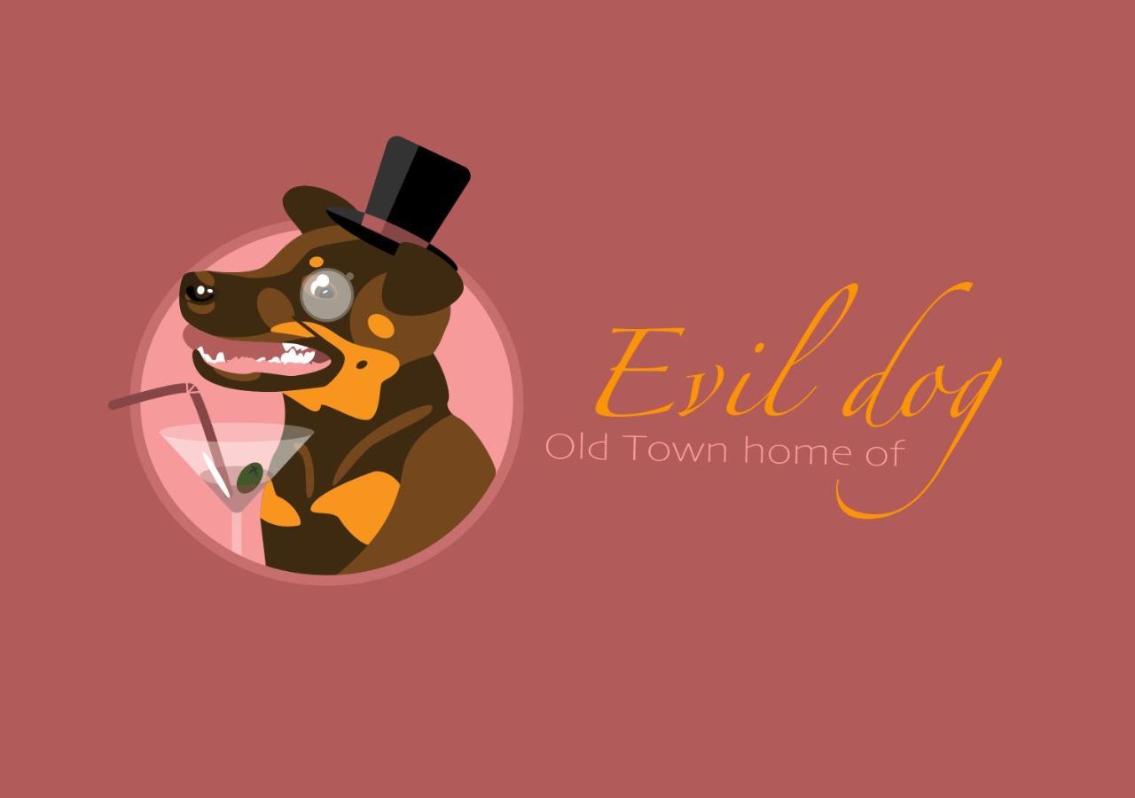 Old Town Home Of Evil Dog VNO Extérieur photo