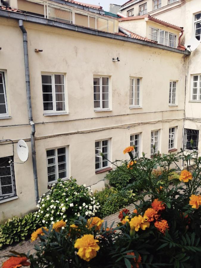 Old Town Home Of Evil Dog VNO Extérieur photo