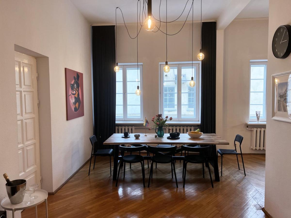 Old Town Home Of Evil Dog VNO Extérieur photo