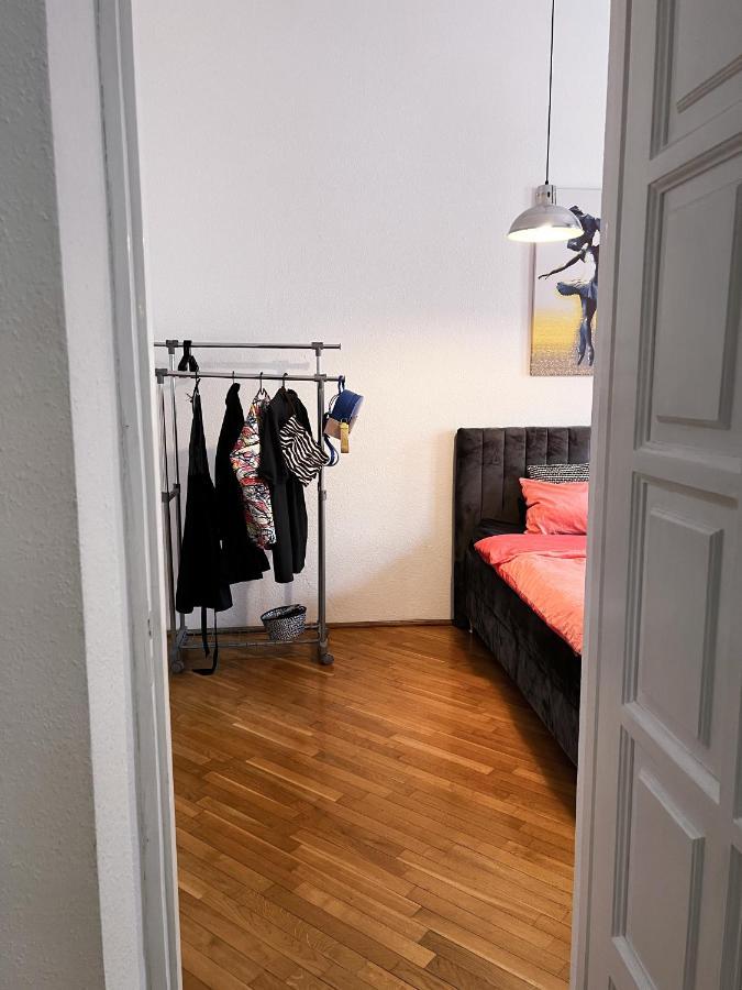 Old Town Home Of Evil Dog VNO Extérieur photo