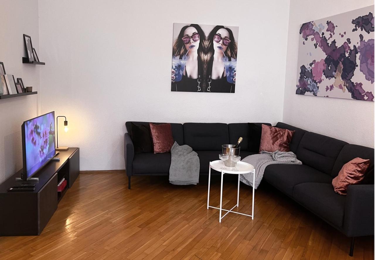Old Town Home Of Evil Dog VNO Extérieur photo