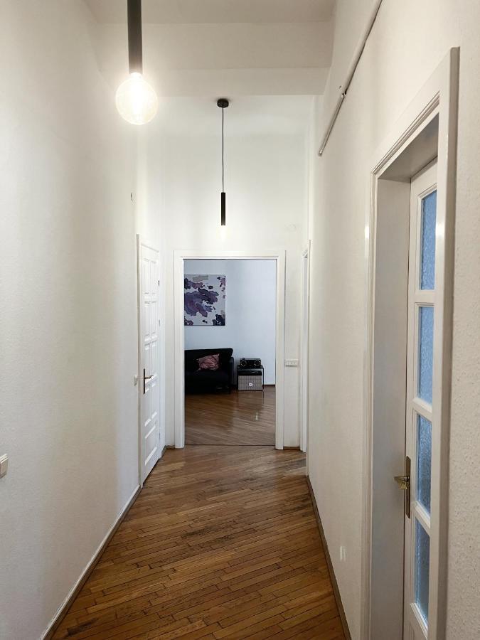 Old Town Home Of Evil Dog VNO Extérieur photo